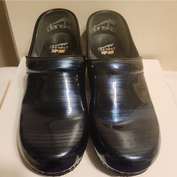 Dansko® XP 2.0 Metallic Blue Patent Leather Closed Back Clogs sz.10/40 Ret. $160 - Picture 2 of 6